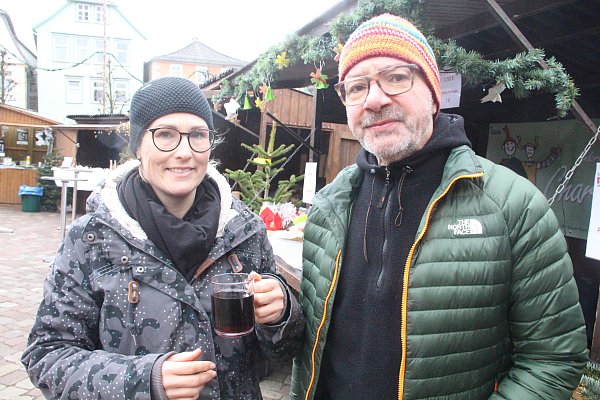 Hanse-Vorstände Selina Knipping und Wilm Pollmann freuen sich über einen erfolgeichen "Wintergenuss". - © Burkhard Battran