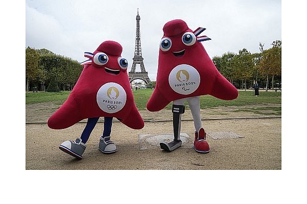 Die Phryges sind die Maskottchen der Olympischen Sommerspiele 2024 in Paris - © dpa
