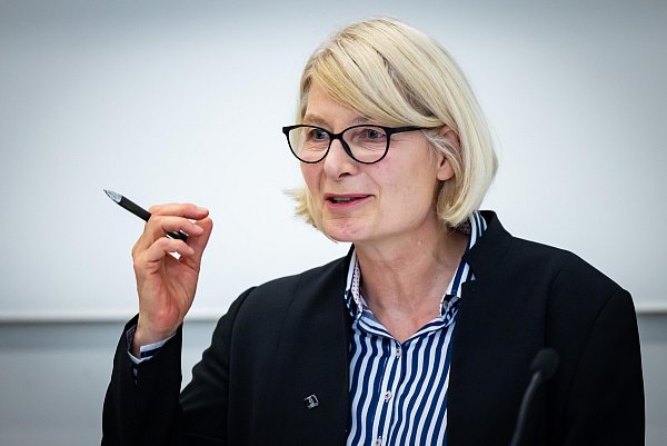 Ingeborg Schramm-Wölk wurde im Juli einstimmig als Präsidentin wiedergewählt. - © Sarah Jonek / HSBI