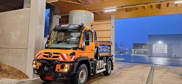 Mit acht eigenen Streufahrzeugen ist der Winterdienst des Kreises Paderborn auf den Straßen unterwegs. Im Paderborner Stadtgebiet befreit der ASP mit 25 Fahrzeugen die Straßen von Schnee. - © Kreis Paderborn
