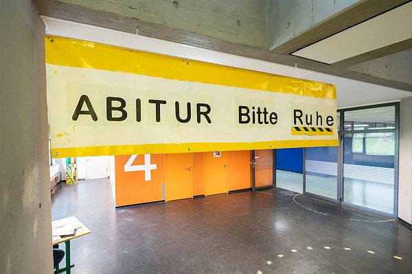 Die Prüfungen liegen nun hinter den Bielefelder Abiturienten. - © Silas Stein