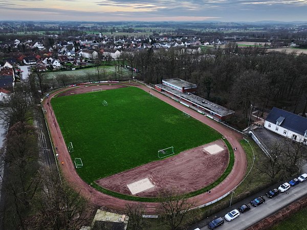 Das Erich-Martens-Stadion aus der Luft betrachtet. - © Gerald Dunkel
