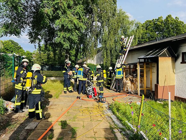 Verletzt wurde bei dem Brand zum Glück niemand – das Haus ist aber unbewohnbar. - © Thorsten Heß
