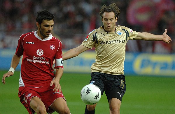 In der Zweitliga-Saison 2007/08 hatte Jan Männer (r.), hier im Spiel gegen Kaiserslautern, für den SCP gekickt. Nun starb der Ex-Profi im Alter von nur 40 Jahren. - © Marc Köppelmann