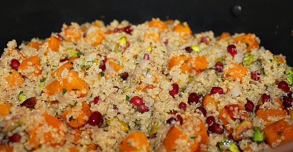 Nicht nur Kürbissuppe kann aus einem Kürbis hergestellt werden. Auch in Couscousgerichten kann er verarbeitet werden. - © Symbolbild/Pixabay