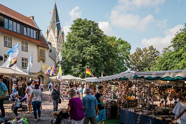 Nützliches und Kurioses gibt es zu Libori auf dem Pottmarkt. - © 2018