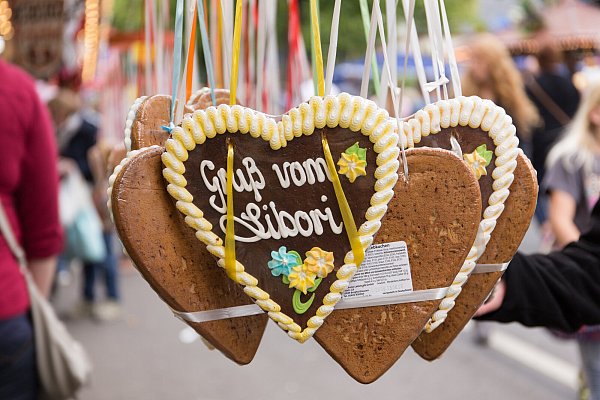 Das Lebkuchenherz hat auf Libori weiter Konjunktur. - © Stadt Paderborn/Klaus Peter Semler