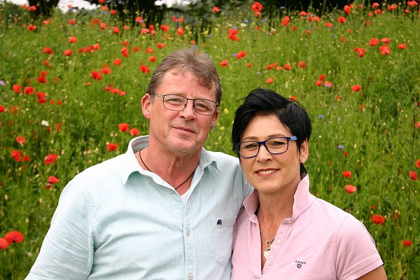 Bei der Abteilung St. Dionysius errang Hans Jürgen Koch die Königswürde. Zu seiner Königin erwählte er Martina Schultze. - © Schützen
