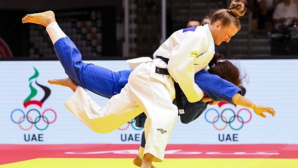 Durchestzungsstark: Die in Höxter aufgewachsene Judoka Pauline Starke (in weiß) möchte bei den Olympischen Spielen in Paris für Furore sorgen. - © Lorraine Hoffmann