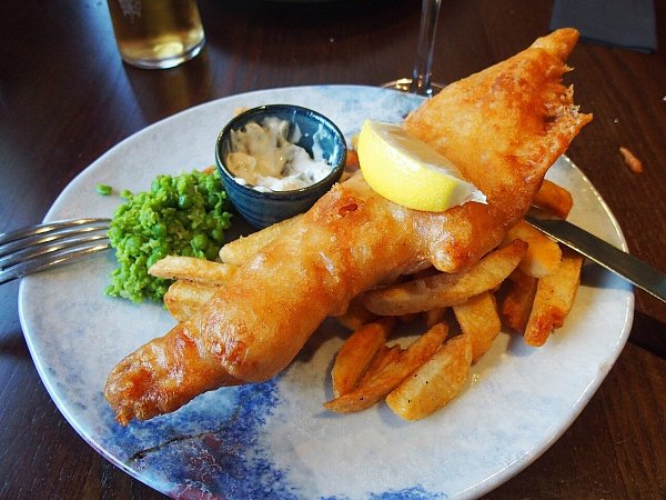 Fish 'n' Chips gelten als inoffizielles Nationalgericht Vereinten Königreichs. - © Symbolfoto: Pixabay