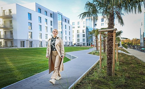 Die eindrucksvolle Wohnanlage bietet den Studenten große Dachterrassen und Gemeinschaftsräume. - © Sarah Jonek