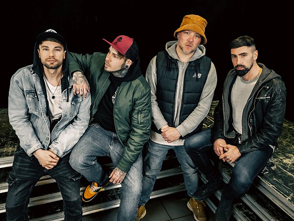 Engst kommt nach Stemwede. Die Songs der Band können auch mal melancholisch klingen. - © Yuri Prinz