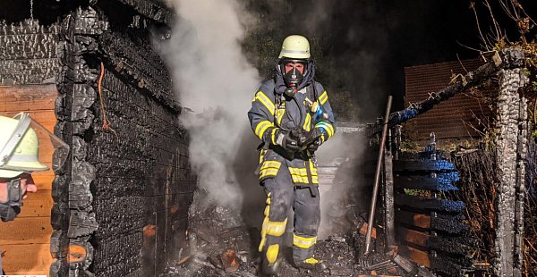 Der Freiwilligen Feuerwehr gelang es schnell, das Feuer zu löschen. - © Feuerwehr Höxter