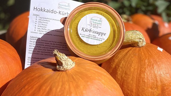 Für die perfekte Kürbissuppe sollten die Kürbisse nicht geschält werden. - © Bauernladen Rennegarbe