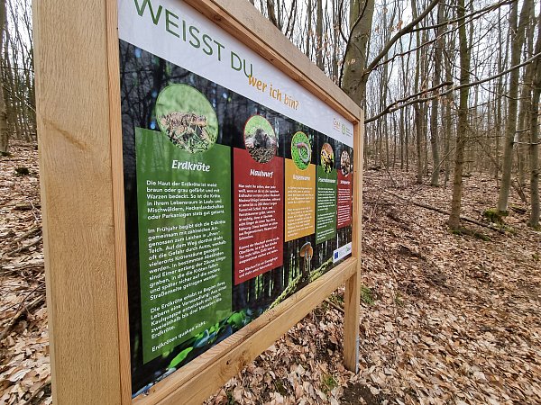 Der Wanderweg ist gesäumt von Informationstafeln, Spielgeräten und Tierfiguren aller Art. - © Dorfgemeinschaft Germete