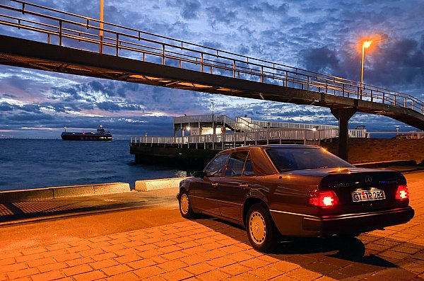 In Cuxhaven wird das Auto des Milliardenbetrügers gefunden: Hat er sich etwa in der Nordsee das Leben genommen, wie es sein Abschiedsbrief nahelegt? - © Philip Montasser/Tangram International
