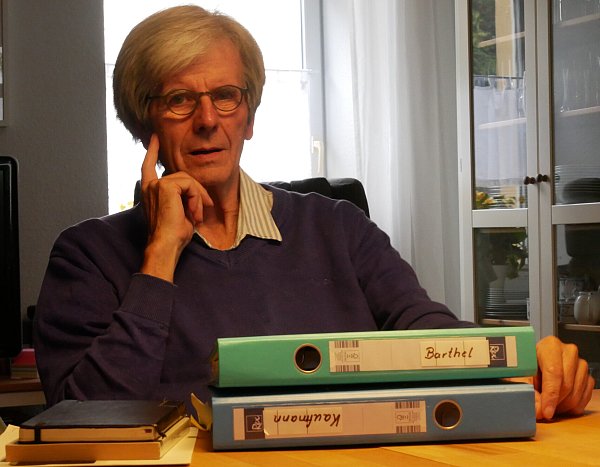 Historiker Dieter Begemann ist auf der Suche nach weiteren Dokumenten rund um das Leben und den Tod von Heiko Ploeger. - © Jemima Wittig