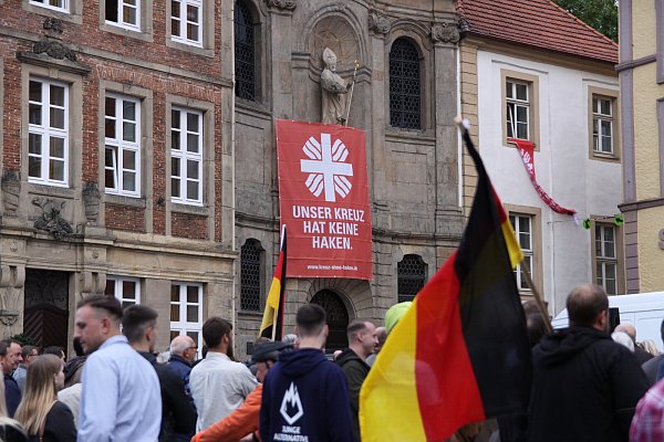 Die Tat soll sich während der Demo in der Paderborner Innenstadt ereignet haben. - © Wiebke Wellnitz