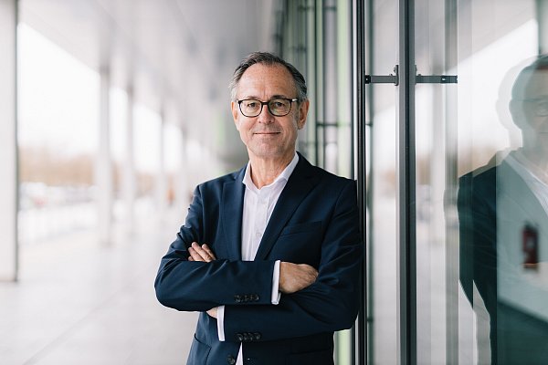 Der breite Protest kann nach Worten von Andreas Zick, Leiter des Instituts für Konflikt- und Gewaltforschung an der Universität Bielefeld, auch zweifelnde AfD-Sympathisanten erreichen. - © Universität Bielefeld