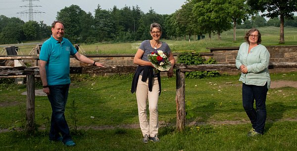 Carsten Birkelbach (v.l.), Gerda Werth und Norika Creuzmann kommen auf insgesamt 28 Jahre Engagement im Kreisvorstand. - © Bündnis 90/Die Grünen Paderborn
