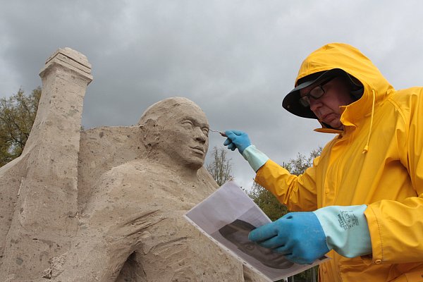 Eindrücke von der Ankunft der französischen Nationalmannschaft am Flughafen Paderborn/Lippstadt. - © Uwe Müller
