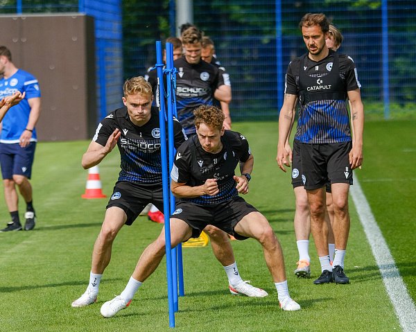 Arminia-Akteure bei einer Trainingseinheit. - © Andreas Zobe
