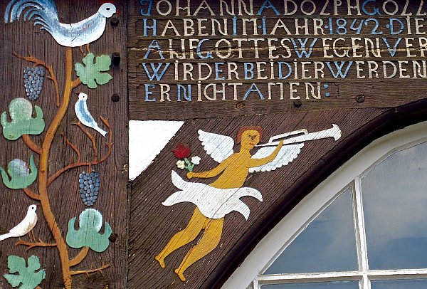 Der Torbogen mit seinen Engel-Motiven soll erhalten werden. - © Kurt Ehmke