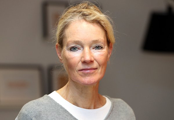 Beatrice Tappmeier, vom autonomen Frauenhaus und Sprecherin des Feministischen Netzwerkes Bielefeld, ist in der neuen Episode von "Ostwestfälle" zu Gast. - © Wolfgang Rudolf