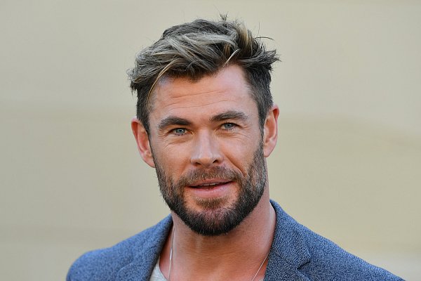 Chris ist der mittlere der Hemsworth-Brüder. International bekannt wurde er durch die Rolle des "Thor". - © dpa/Mick Tsikas