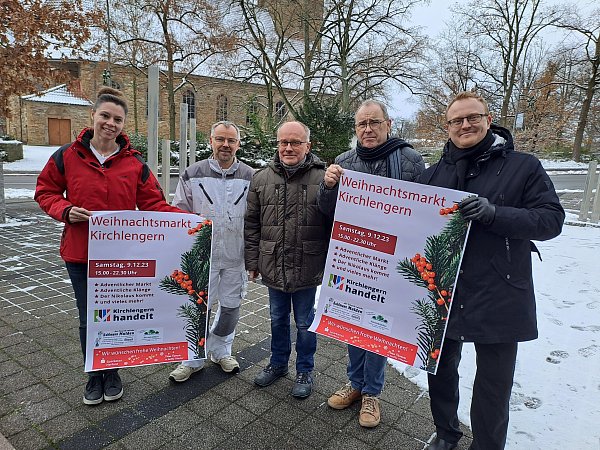 Ellen Oepping-Kraft, Matthias Bartelheimer, Oliver Weisheit, Dirk Homburg (alle "Kirchlengern handelt") und Gregor Burejza (Filialleiter Sparkasse Stift Quernheim und Kirchlengern). - © Peter Heidbrink