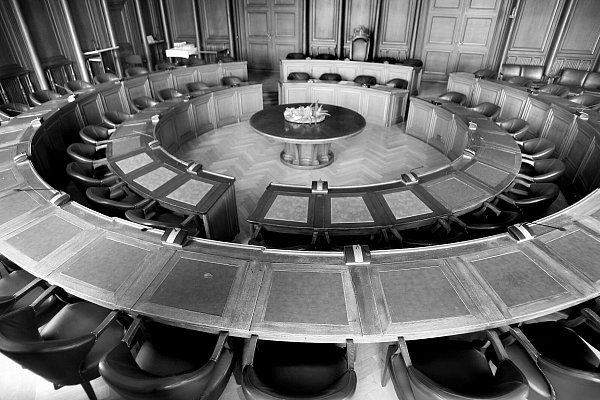 Der Große Saal im Herforder Rathaus - hier tagt im Sommer 1949 das Gericht. - © Frank-Michael Kiel-Steinkamp
