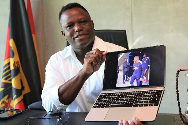 Idrissa Koné aus Paderborn betreut mit seinem Sicherheitsdienst Stars wie Kylian Mbappé bei der Fußball-EM 2024. - © Rajkumar Mukherjee