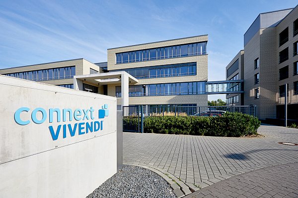Beim Connext Hotel Vivendi soll die neue Tesla-Ladesäule in Betrieb gehen. - © Connext Vivendi