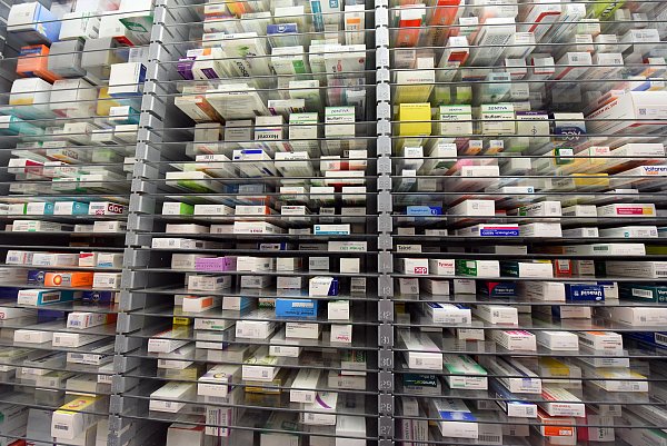 Viele Menschen nehmen Antibiotika bei einer Grippeerkrankung, aber hilft das wirklich? - © Waltraud Grubitzsch