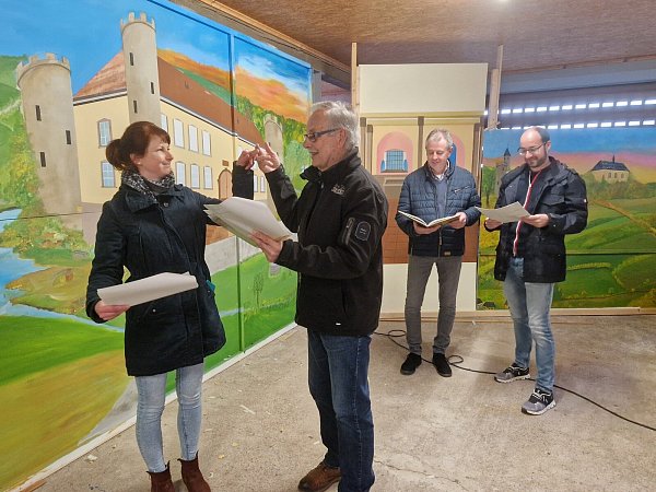 Letzte Proben noch ohne Kostüme: Kerstin Köhne (v. l.), Karl-Josef Kruse, Paul Kreimeier und Steffen Kreimeier. - © Privat