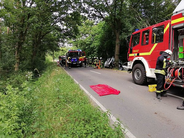 Die Feuerwehr rückte mit mehreren Kräften an. - © Feuerwehr Espelkamo
