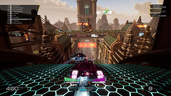 Wir würden gerne den Ausblick genießen. Der Abhang rechts weckt beim hinabrasen Achterbahn-Gefühle. - © R8 Games
