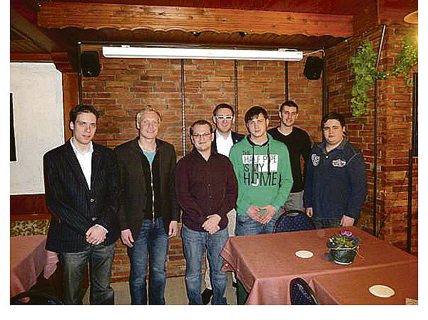 Der Vorstand des JA-Kreisverbands Paderbornmit Matthias Tegethoff, Sebastian Maier, Walter Schacht, Simon Willeke, Raphael Nagel, Davy Mühlenbein und Martin Küsterarend (v. l.). - © FOTO: JA