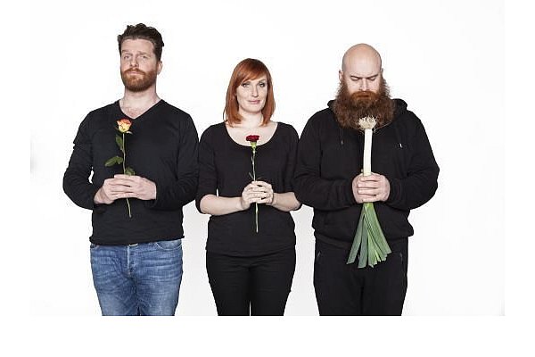 The Comedy Red Pack: Andreas Weber, Lena Liebkind und Johnny Armstrong. - © emailgateway