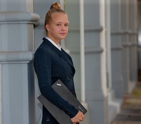 Business as usual? Auch bei Hitze will die Etikette gewahrt bleiben. - © Andreas Zobe