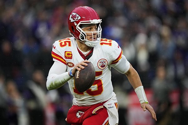 Star-Quarterback Patrick Mahomes möchte die Kansas City Chiefs im Super Bowl gegen die San Francisco 49ers zur Titelverteidigung führen. - © dpa