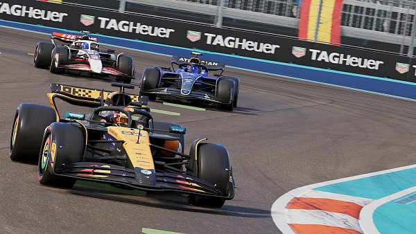 Das Team McLaren Racing fährt der Konkurrenz davon – sowohl bei "F1 25" als auch in der echten Formel-1-Saison. - © EA Sports
