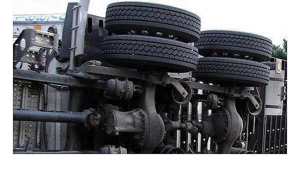 Der Lkw kippte um. - © (Symbolbild): Pixabay