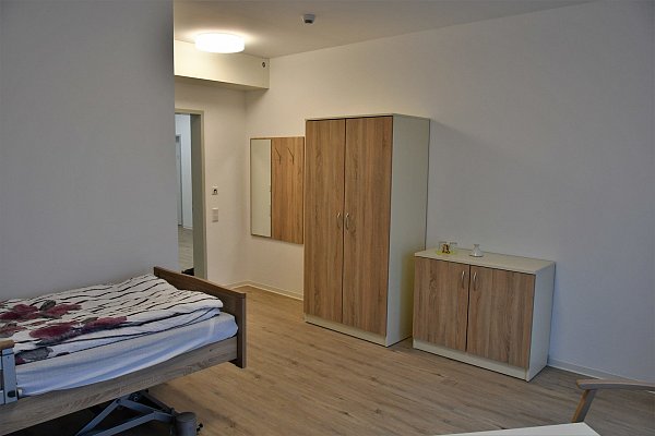 Die Zimmer in der Einrichtung sind rund 18 Quadratmeter groß, dazu kommt noch das Badezimmer. - © Raphael Athens