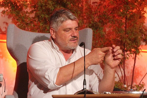 Raoul Schrott ist schon früher bei den "Poetischen Quellen" gewesen – hier im Jahr 2016. - © Jörg Stuke