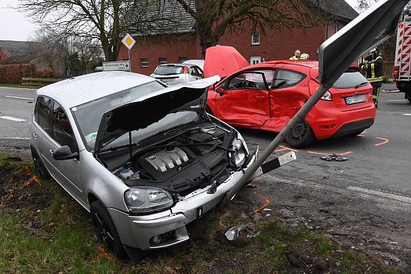 Schwer verletzt wurde bei diesem Unfall auf der Westerwieher Straßem eine 23-jährige Verlerin. - © Andreas Eickhoff