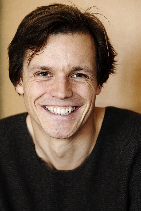 Franz Hartwig spielte auch in "Babylon Berlin" mit. - © Jeanne Degraa