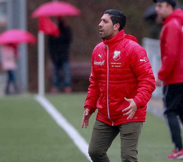Noch Coach der U 19: Engin Acar soll ab Sommer die Männer des VfL Theesen trainieren. - © Andreas Zobe