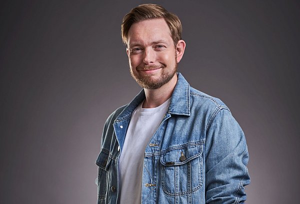 Das „Lehrerkind“ Bastian Bielendorfer kommt in die Stadthalle nach Rheda-Wiedenbrück. - © Guido Schröder