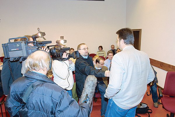 Journalisten aus Print, Funk und Fernsehen wohnen den fünf Prozesstagen im Gericht bei. - © Archifoto: Bernhard Preuß